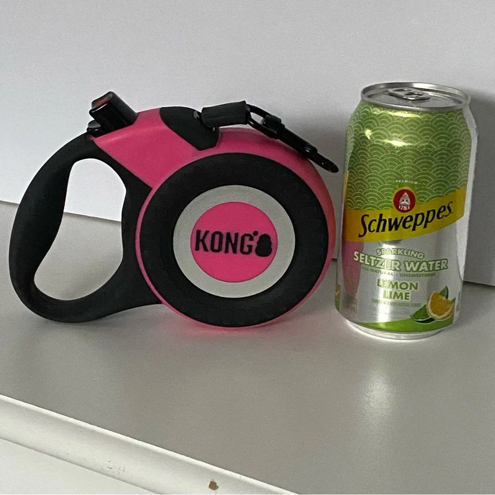 KONG Retractable Dog Leash Up To 55 Pound Dog 15 Feet Long Small Medium Pink
